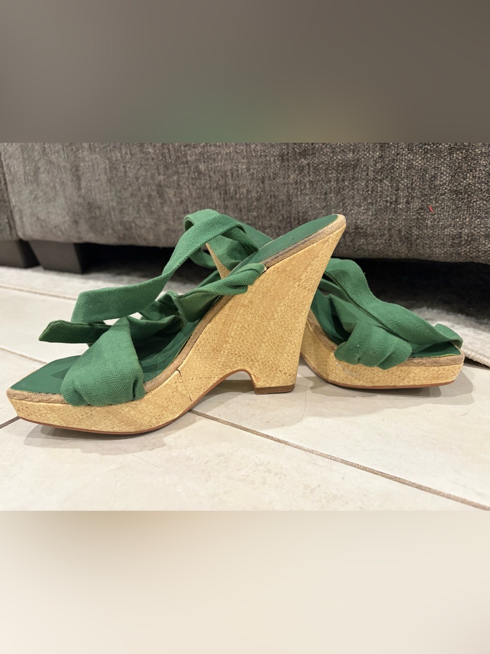 Vintage Y2k Green Wedge Sandals with Wrap Straps size 7